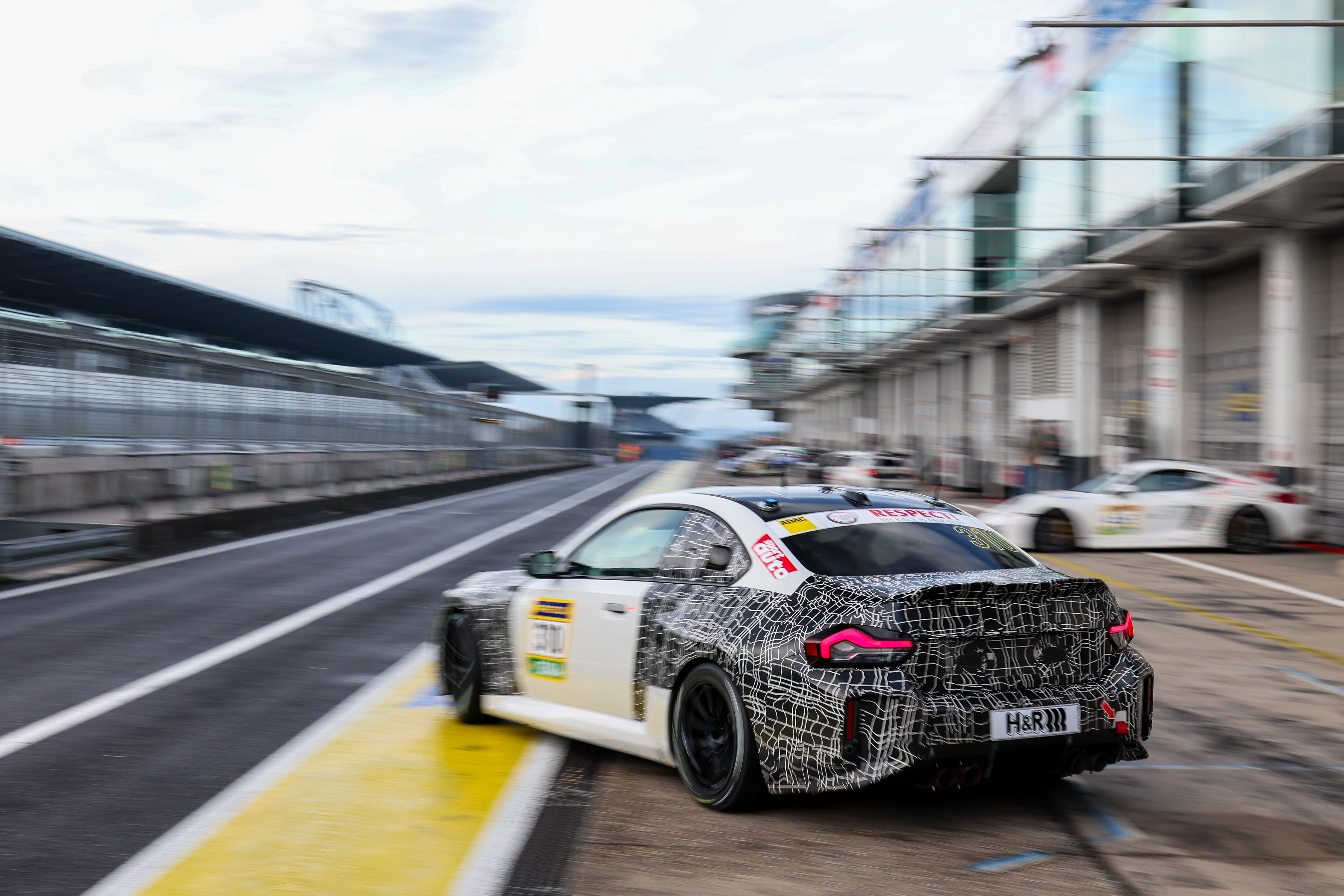 Nürburgring (GER), 18-19 October 2024. BMW M2 Racing, entry-level race car, test, Max Hesse, Jens Klingmann, Nürburgring Endurance Series, NLS, Nordschleife.